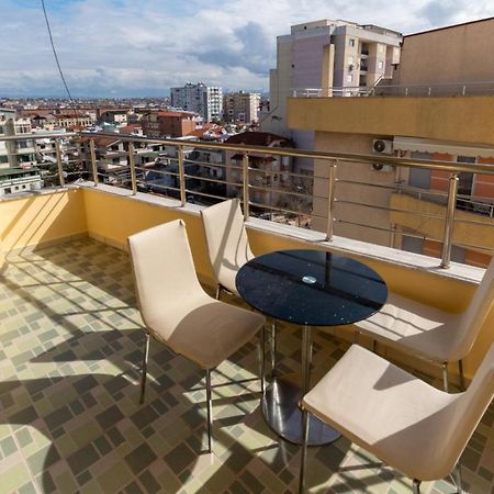 Spacious 2 Bedroom Apartment In Durres Beach Екстер'єр фото
