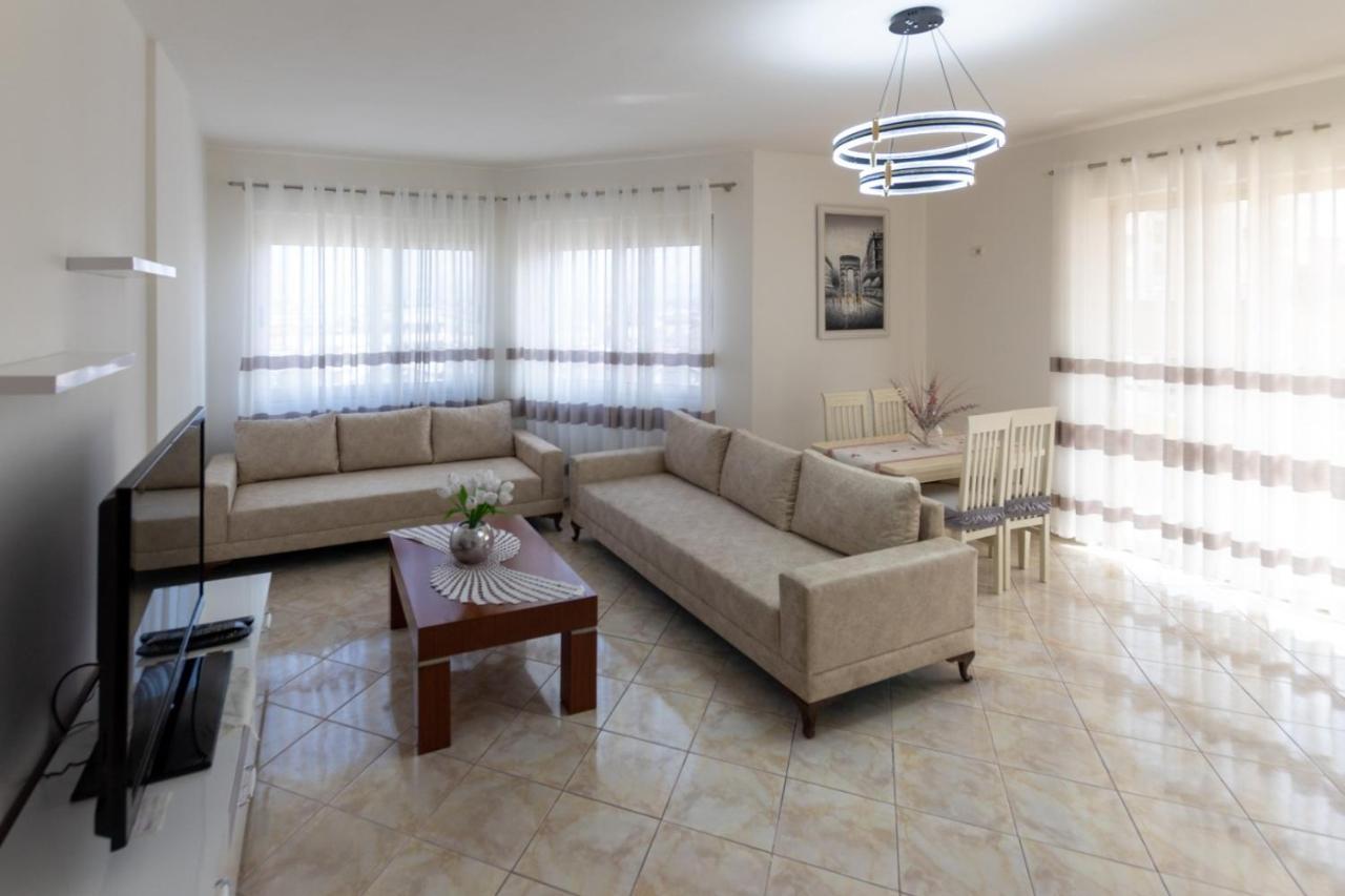 Spacious 2 Bedroom Apartment In Durres Beach Екстер'єр фото