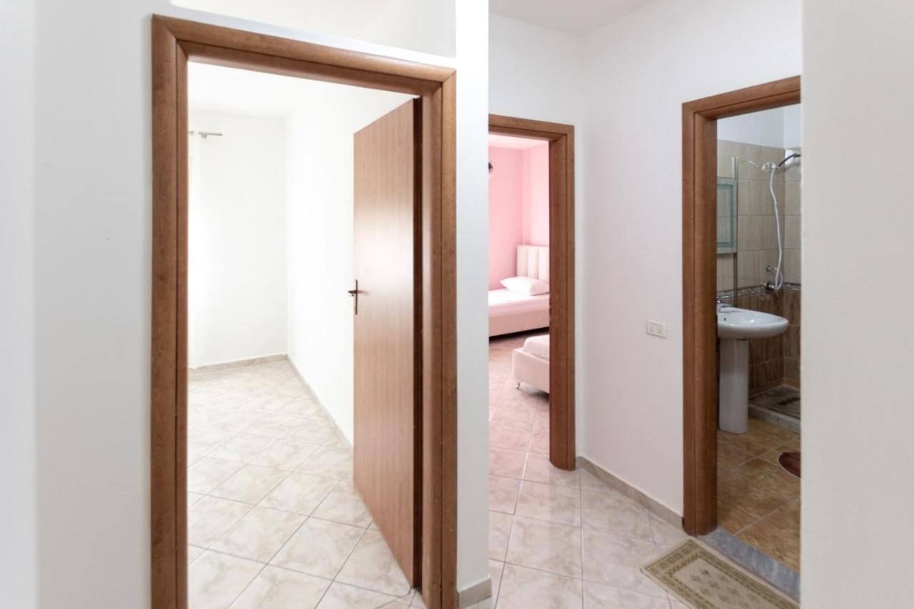 Spacious 2 Bedroom Apartment In Durres Beach Екстер'єр фото