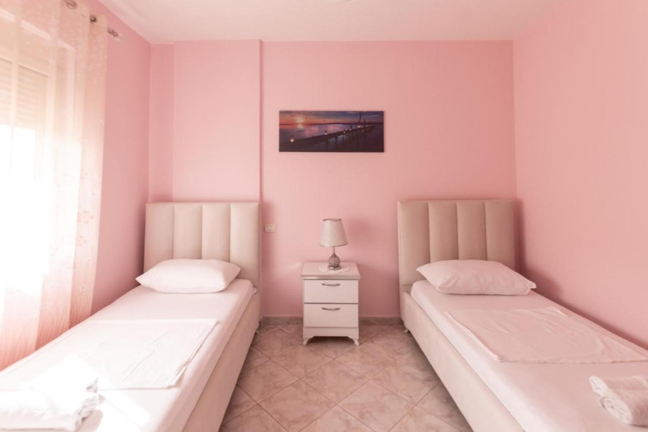 Spacious 2 Bedroom Apartment In Durres Beach Екстер'єр фото