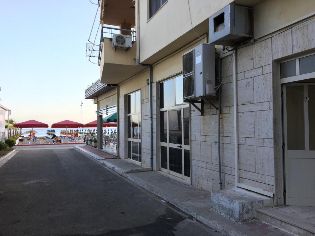 Spacious 2 Bedroom Apartment In Durres Beach Екстер'єр фото
